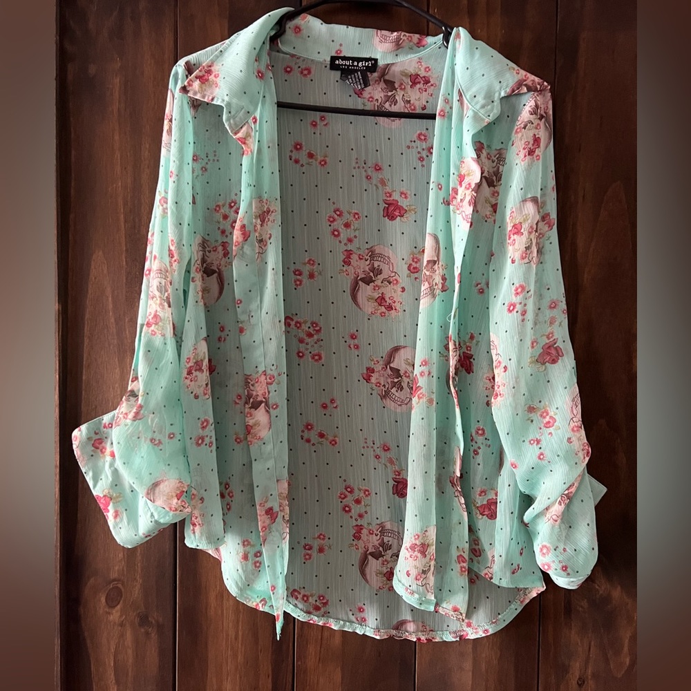 “About a girl” skulls and flowers sheer over shirt size medium